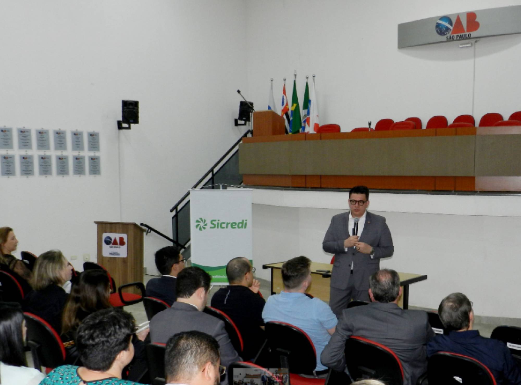 Economista da Sicredi Dexis, Roberto Rodrigues faz palestra na OAB Piracicaba
